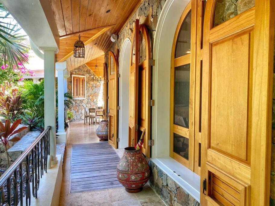 Luxury 7Br Waterfront Villa With Views Of Marina Cay And Scrub Island East End Exterior foto
